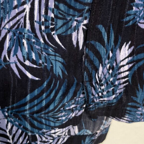 Van Heusen Men’s Air Short Sleeve Button Down Shirt – Blue Leaf Print – Size XL - Picture 9 of 15